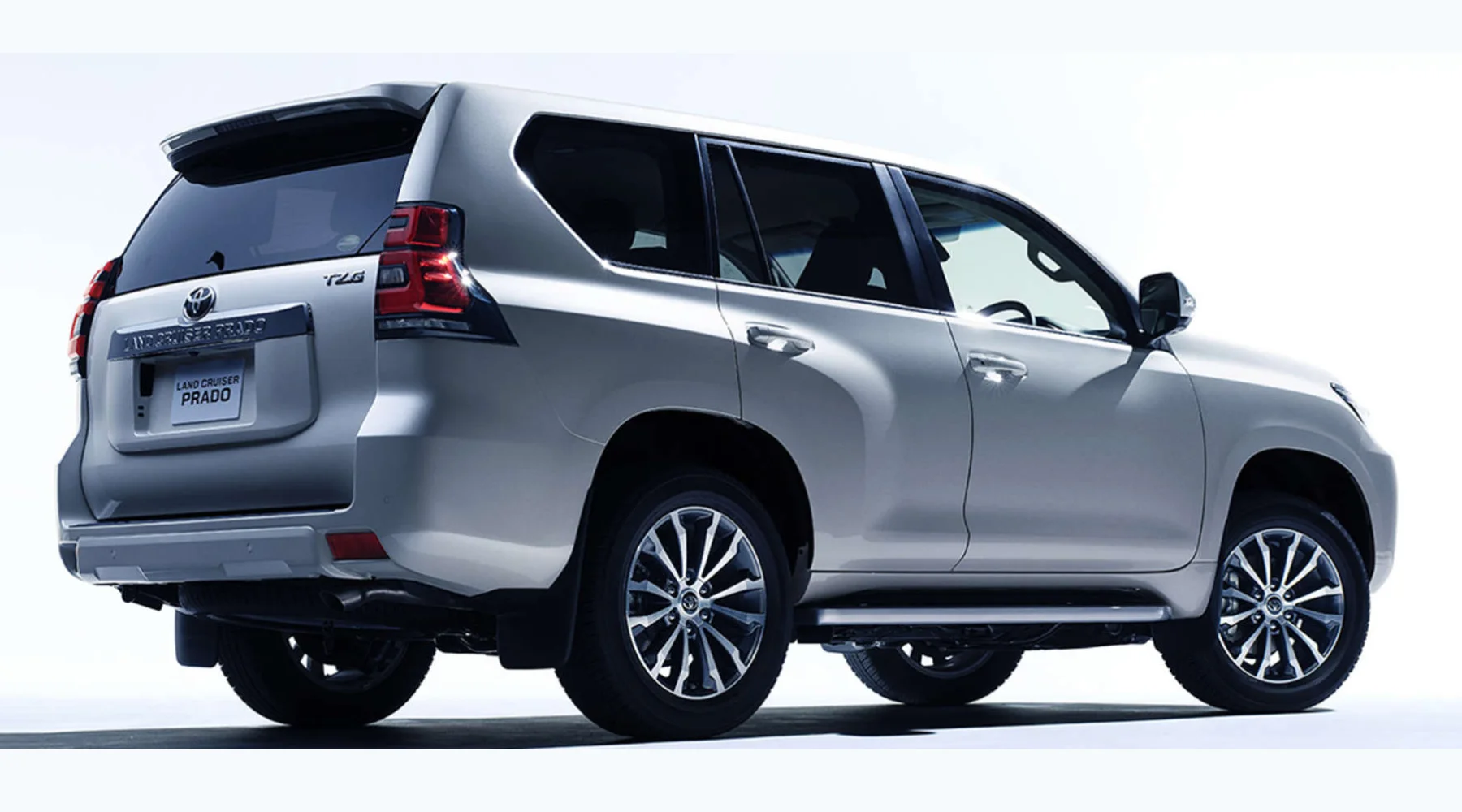 نمای عقب تویوتا پرادو 2023