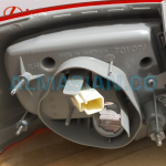 چراغ خطر عقب راست گلگیر آریون کدفنی 8118506460 (2)